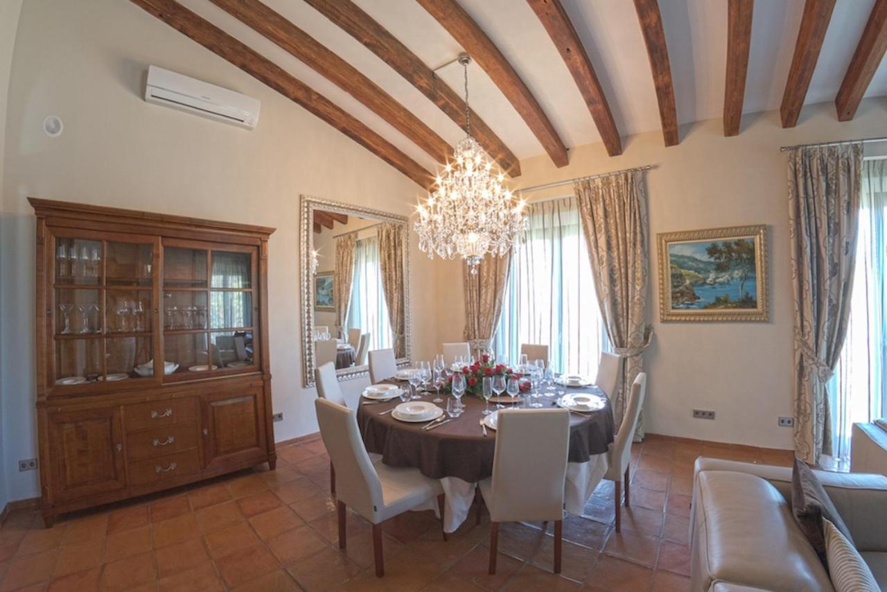 Villa Can Sarales - *