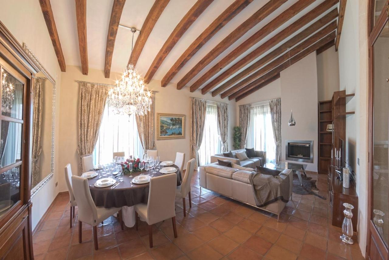 Villa Can Sarales - *